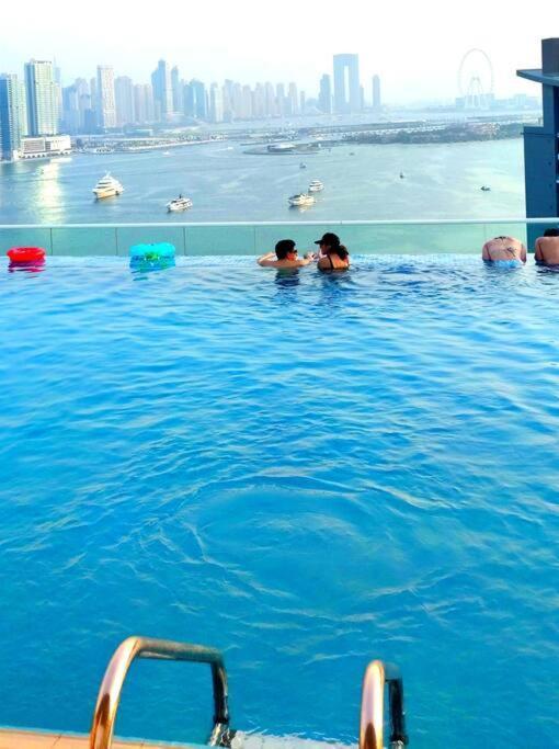 Amazing Apartment With Infinity Pool ドバイ エクステリア 写真